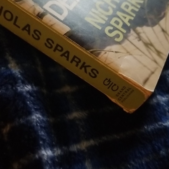 Books - Picture 3 of 3